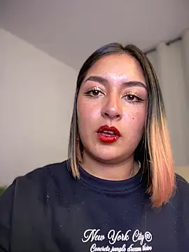 Snapshot of Rae_Lil_White chatting on February 6, 2025, 11:26 pm Rae Lil White online show from February 6, 2025, 11:26 pm