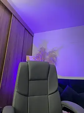 Snapshot of Rae_Lil_White chatting on September 21, 2025, 11:28 pm Rae Lil White online show from September 21, 2025, 11:28 pm