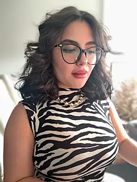 sukhakunis1 online show from September 18, 2025, 4:09 pm