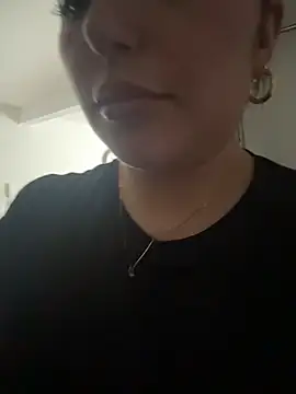 sukhakunis1 online show from November 13, 2025, 3:55 pm