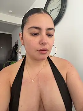 sukhakunis1 online show from February 16, 2026, 1:18 pm