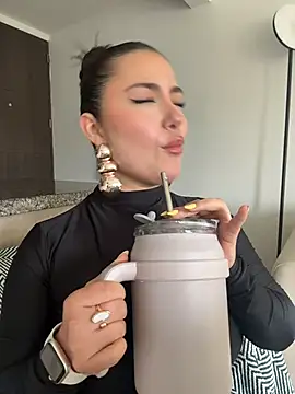 sukhakunis1 online show from April 5, 2026, 2:25 pm