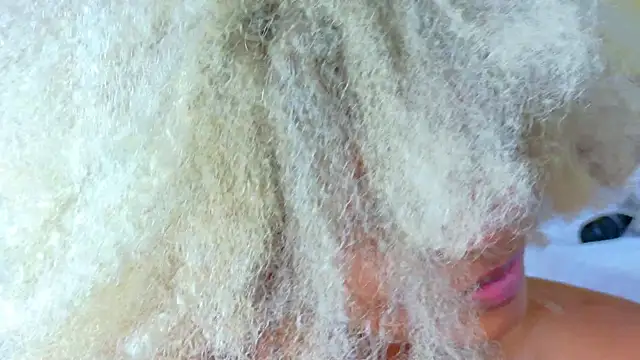 Squirter pussybomb online show from December 11, 2024, 10:03 am