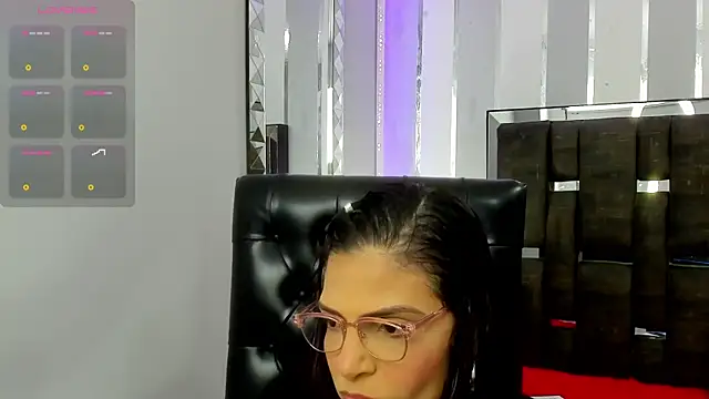 Snapshot of KatteMoss chatting on March 7, 2025, 8:22 pm KatteMoss online show from March 7, 2025, 8:22 pm