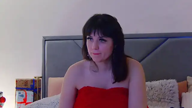 BellaHillss online show from January 12, 2025, 1:11 am