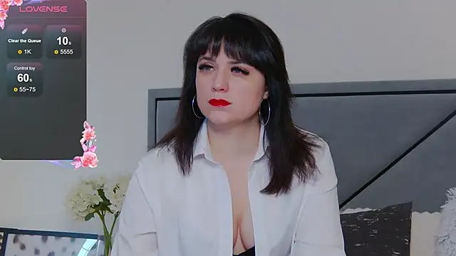 BellaHillss online show from March 4, 2025, 8:02 am