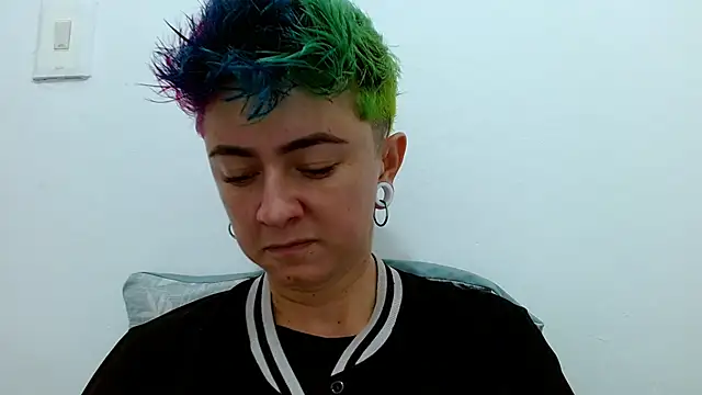 tomboyblue online show from November 1, 2025, 10:23 pm