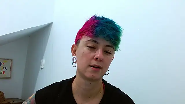 tomboyblue online show from November 7, 2025, 3:39 am