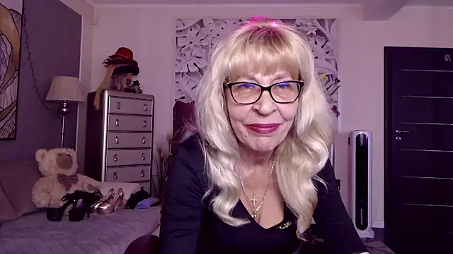 HornyMilf 555 online show from September 23, 2025, 1:03 pm