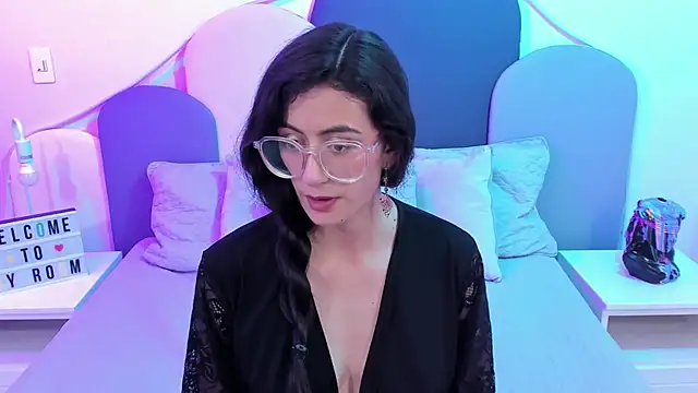 SophieGomez22 online show from February 19, 2025, 11:17 am