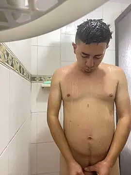 DanielGomez9 online show from December 13, 2024, 1:12 pm