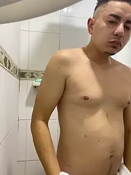 DanielGomez9 online show from December 14, 2024, 12:01 pm