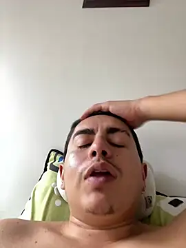 DanielGomez9 online show from March 9, 2025, 8:31 pm