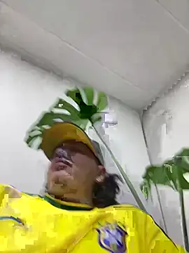 DanielGomez9 online show from February 1, 2026, 12:31 am