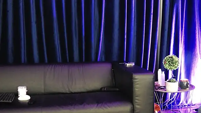 RosaCatalleya online show from March 23, 2026, 5:22 am