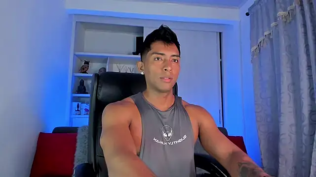 Couple muscle1 online show from December 4, 2024, 2:59 pm