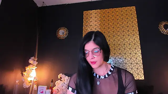 caro lyne  online show from March 18, 2025, 1:20 pm