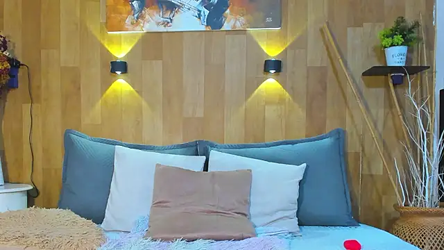 marianaa90 online show from March 24, 2026, 4:23 pm