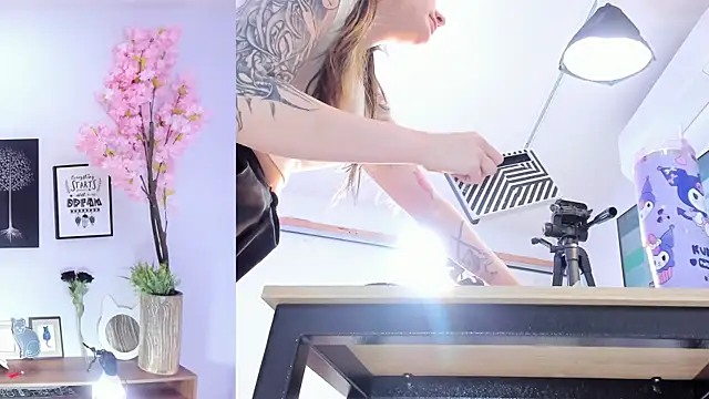 Snapshot of Siouxsie_cenobite chatting on October 1, 2025, 11:27 am Siouxsie cenobite online show from October 1, 2025, 11:27 am