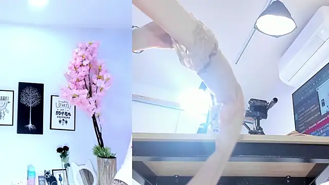 Snapshot of Siouxsie_cenobite chatting on October 28, 2025, 11:47 am Siouxsie cenobite online show from October 28, 2025, 11:47 am