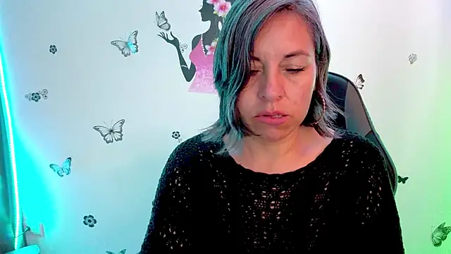 Lady breaks hearts online show from April 7, 2026, 1:00 pm