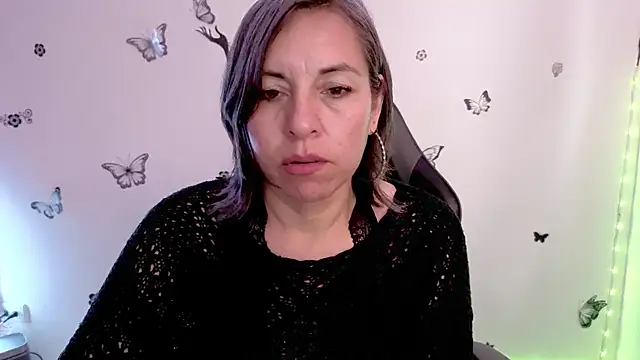 Snapshot of Lady_breaks_hearts chatting on May 4, 2026, 2:02 pm Lady breaks hearts online show from May 4, 2026, 2:02 pm