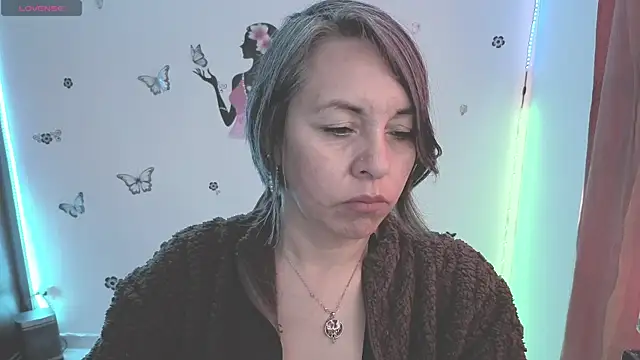 Lady breaks hearts online show from July 16, 2026, 1:06 pm