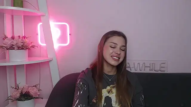 MilanaAngelAs online show from November 3, 2025, 8:43 pm