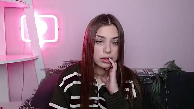 Snapshot of MilanaAngelAs chatting on February 9, 2026, 8:35 pm MilanaAngelAs online show from February 9, 2026, 8:35 pm