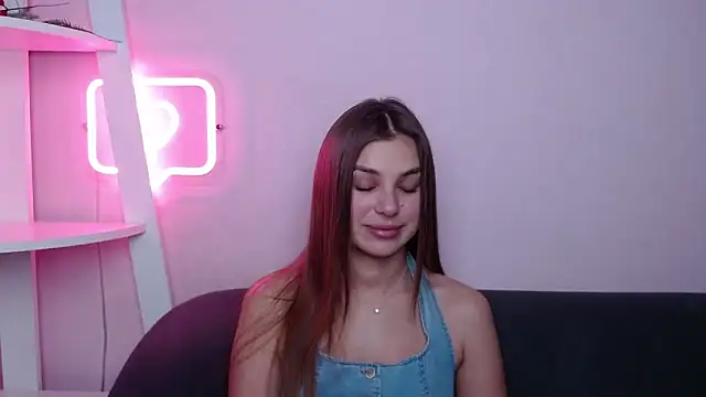 Snapshot of MilanaAngelAs chatting on February 21, 2026, 5:47 pm MilanaAngelAs online show from February 21, 2026, 5:47 pm