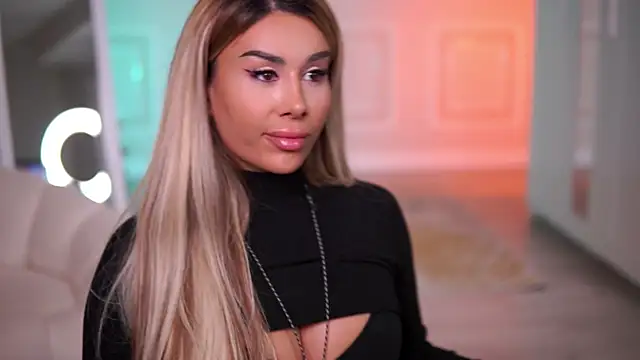 EvaZane online show from November 20, 2025, 8:08 pm