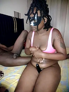 KikiLovesD online show from November 18, 2025, 9:03 am