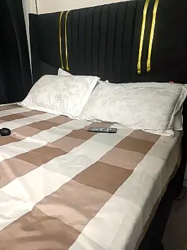 KikiLovesD online show from February 16, 2026, 12:23 pm