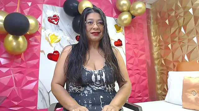 Snapshot of MiaCallie chatting on November 21, 2025, 9:02 pm MiaCallie online show from November 21, 2025, 9:02 pm