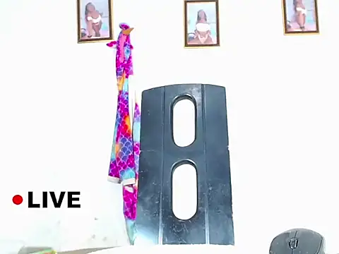 KandyHot  online show from October 30, 2025, 10:16 am