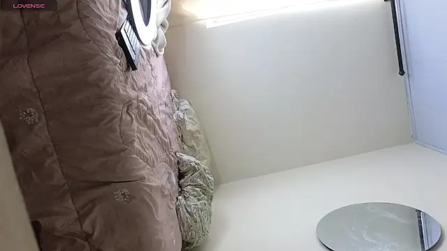 ViolettaSummer online show from October 4, 2025, 5:33 pm