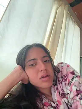 ViolettaSummer online show from April 10, 2026, 11:37 am