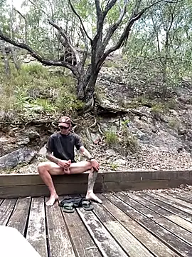 hhhorniee online show from February 12, 2025, 2:35 am