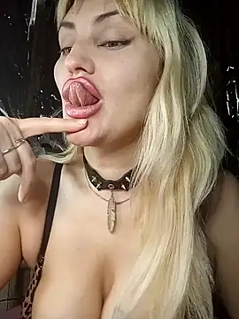 Freya Milf online show from March 12, 2026, 9:26 am