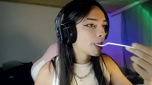 Dollbehavior  online show from January 15, 2026, 8:30 am