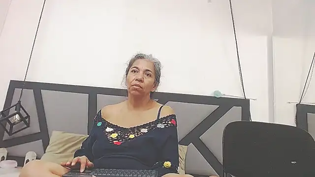 Snapshot of chanel_grant chatting on November 4, 2025, 9:03 pm chanel grant online show from November 4, 2025, 9:03 pm