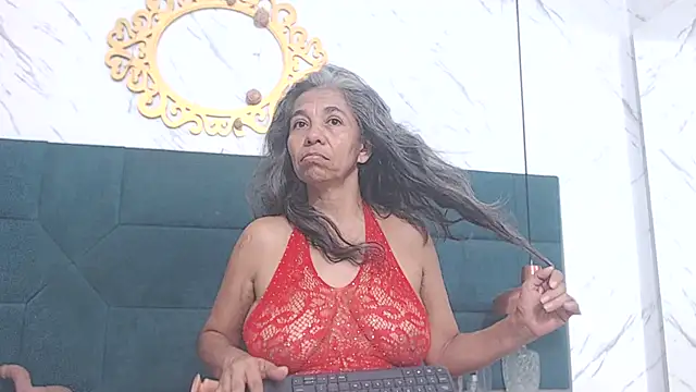 Snapshot of chanel_grant chatting on December 17, 2025, 8:26 pm chanel grant online show from December 17, 2025, 8:26 pm