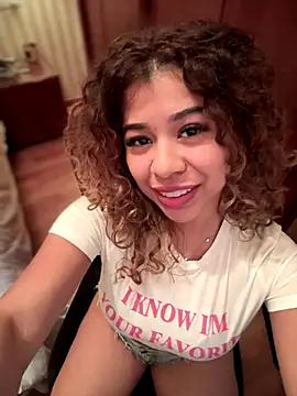 LEONCITA  online show from December 16, 2025, 5:18 pm