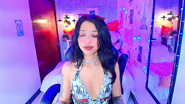 REDHOTTER  online show from February 14, 2025, 8:15 pm