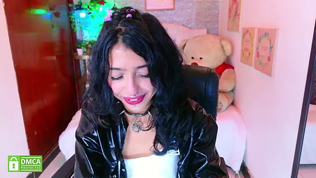 REDHOTTER  online show from January 7, 2026, 10:12 pm