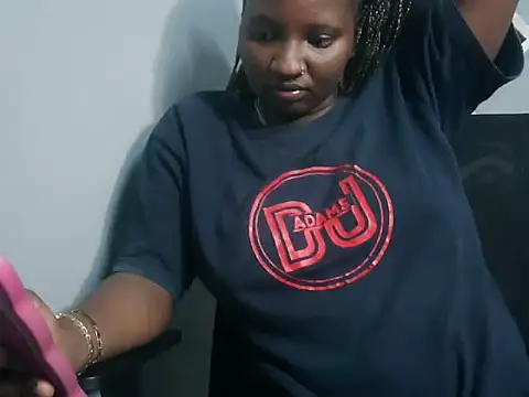 Snapshot of chocolatejade chatting on December 1, 2024, 4:29 pm chocolatejade online show from December 1, 2024, 4:29 pm