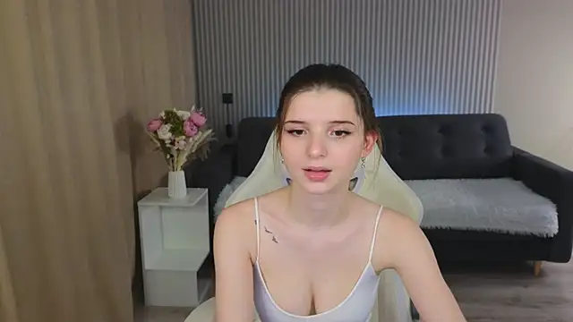 Snapshot of sofia__home chatting on November 2, 2025, 4:31 pm sofia  home online show from November 2, 2025, 4:31 pm