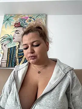 AllysonK online show from January 17, 2025, 12:10 pm