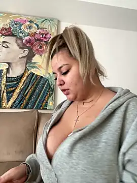 AllysonK online show from March 12, 2025, 9:44 am