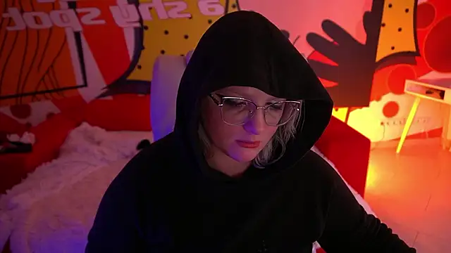 Snapshot of CoolTatis chatting on February 2, 2026, 9:13 pm CoolTatis online show from February 2, 2026, 9:13 pm